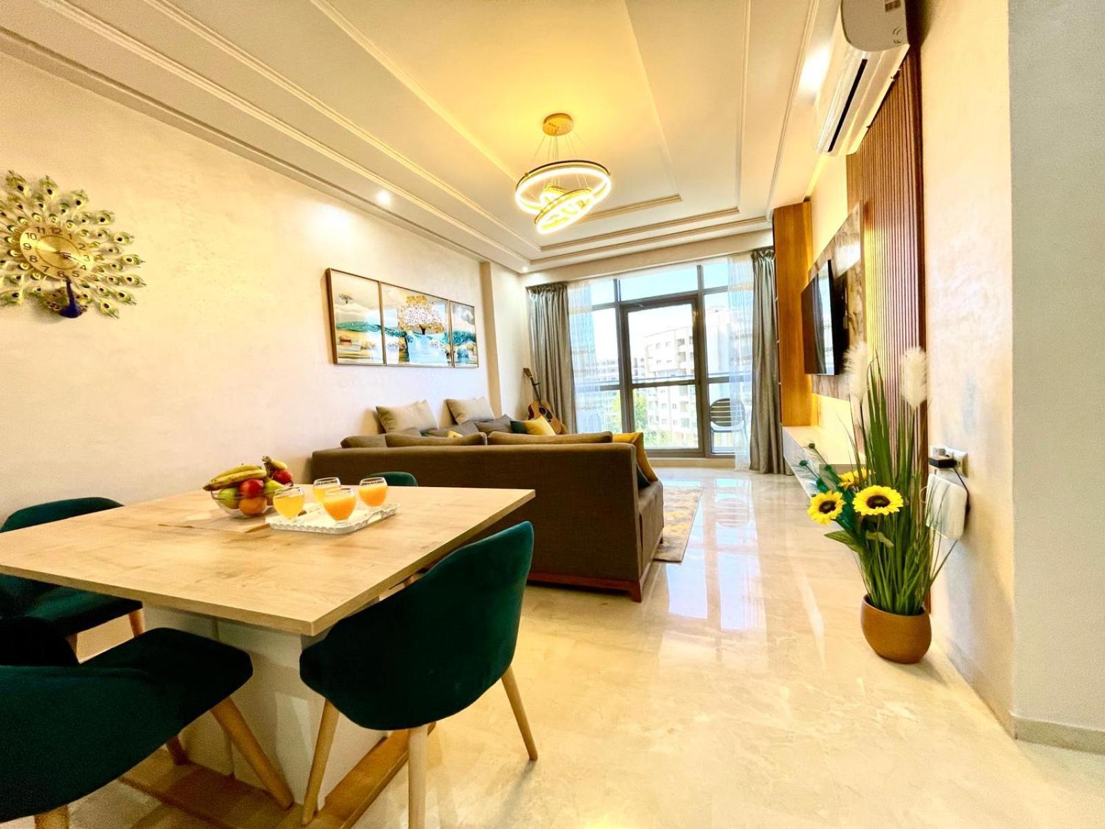 Modern Elegance With Sea Views In Central Tangier - Steps To Beach, Train And Attractions! Екстер'єр фото