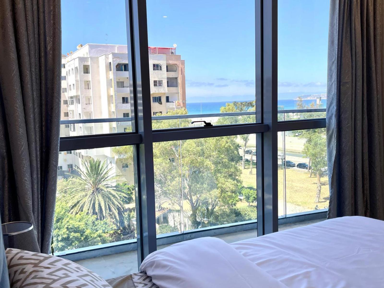 Modern Elegance With Sea Views In Central Tangier - Steps To Beach, Train And Attractions! Екстер'єр фото